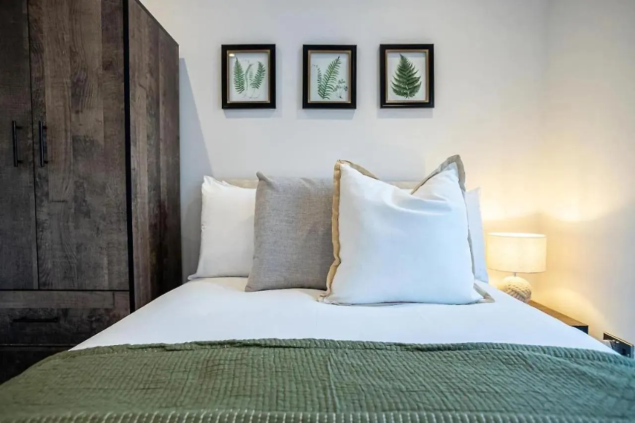 Beautiful 2 Bedroom Flat Next To Brighton Station I Sleep 6 I Rhttt 0*,  United Kingdom